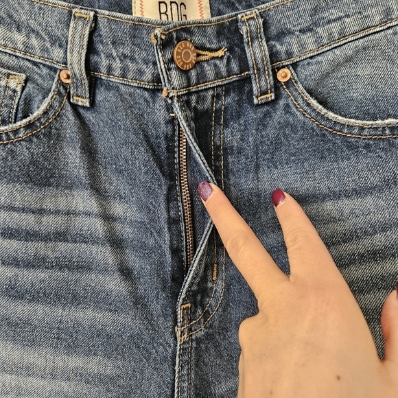 BDG Blue High Rise Jeans with Vintage Fading and Straight Leg - Picture 4 of 12